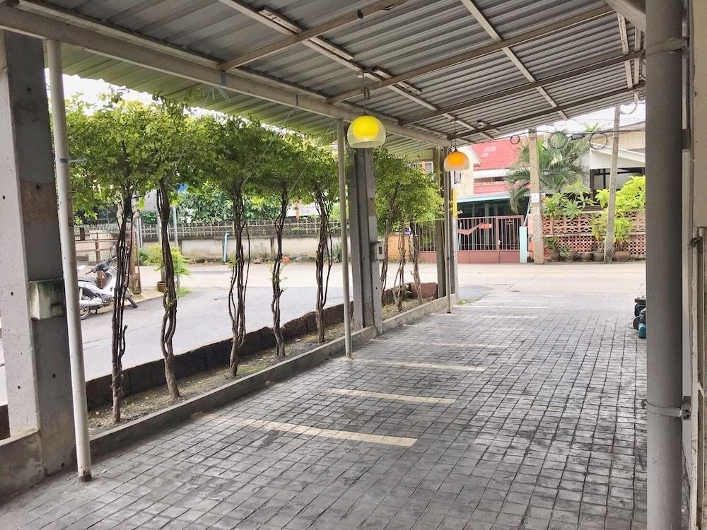 48 Ville Donmuang Airport Bangkok Bagian luar foto